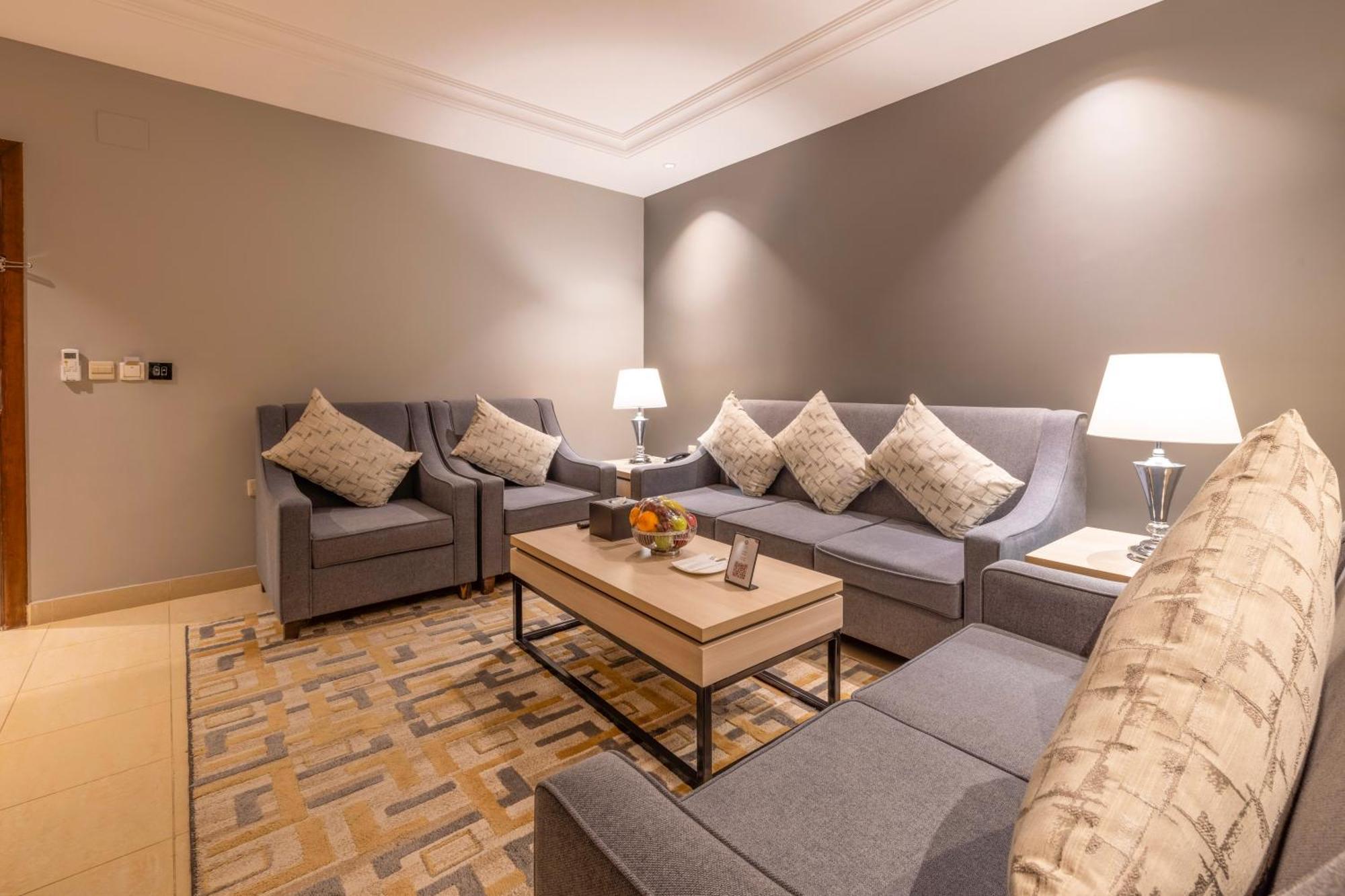 Enala Hotel Apartments - Tabuk Extérieur photo